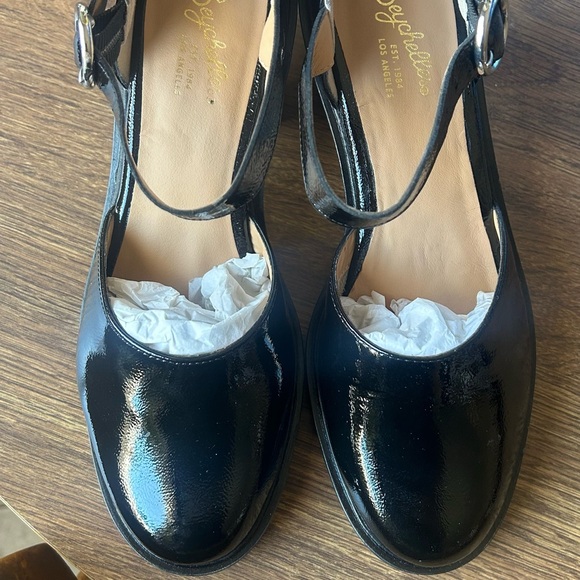 Seychelles lock and key patent leather size 9 platform heels - Picture 6 of 6